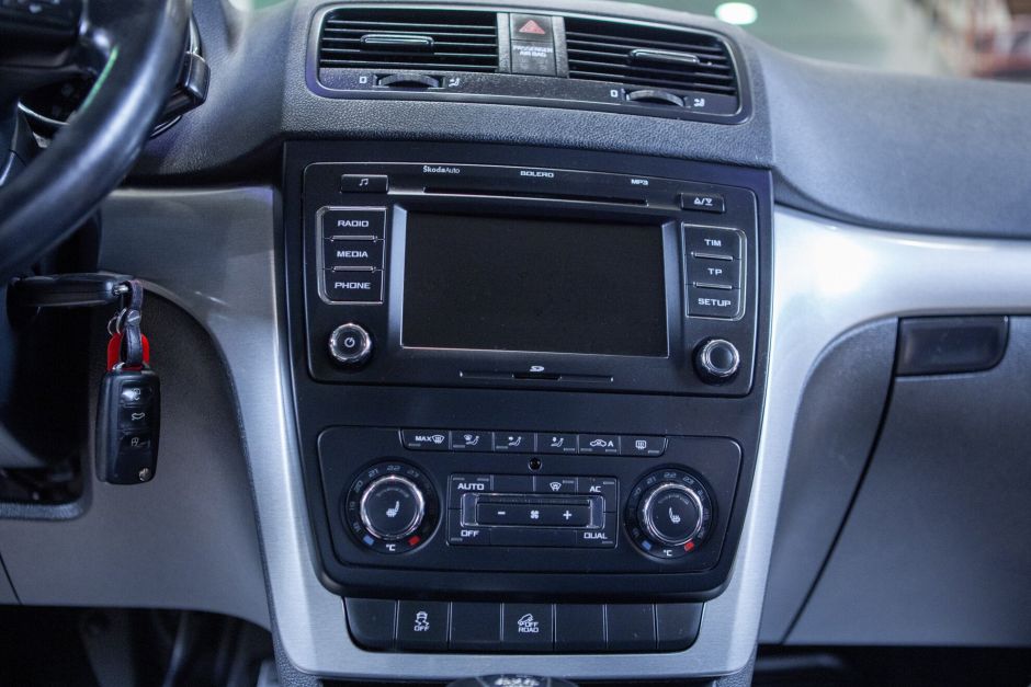 Skoda Yeti, 1.8 л, Робот, 2012 фото 12