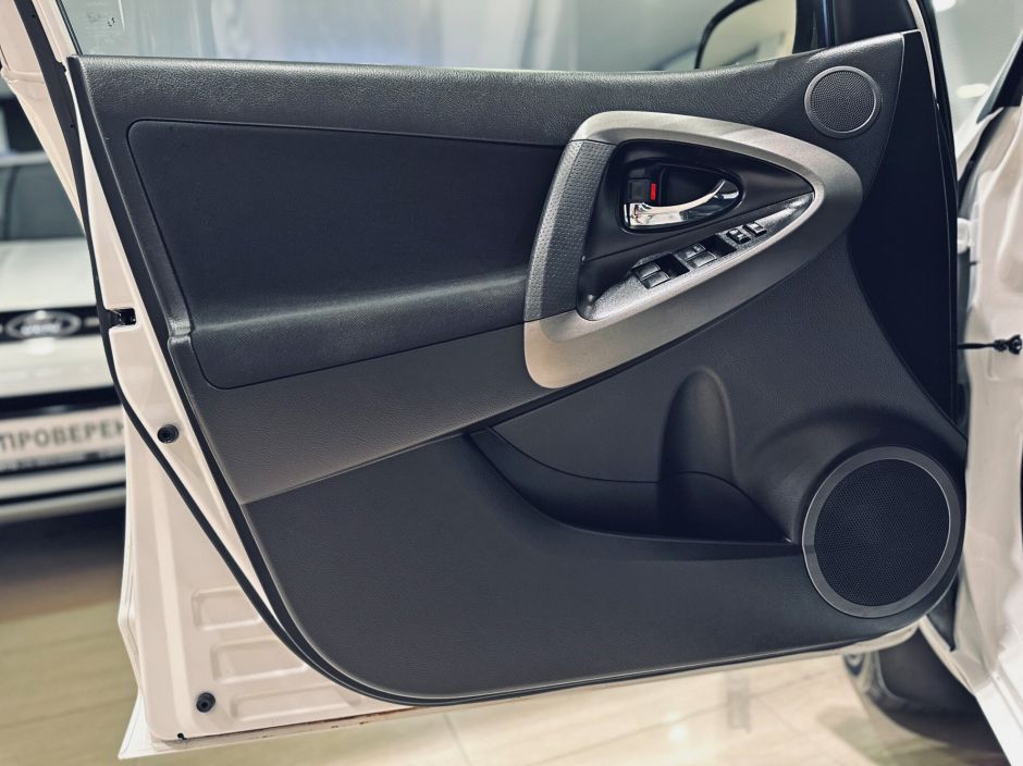 Toyota RAV4, 2.0 л, Вариатор, 2012 фото 17