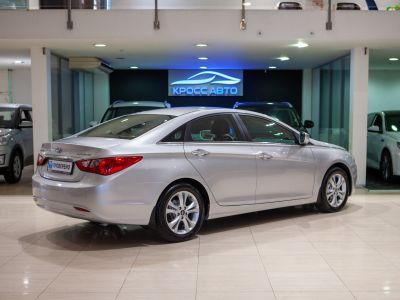 Hyundai Sonata, 2.0 л, АКПП, 2011 фото 4