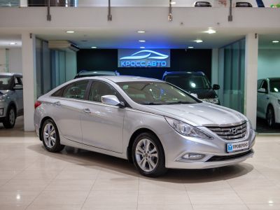 Hyundai Sonata, 2.0 л, АКПП, 2011 фото 5