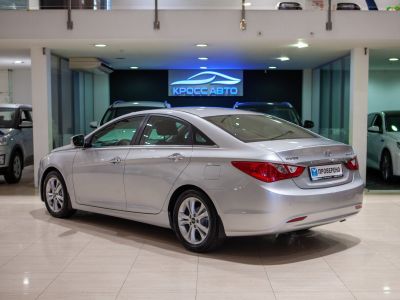 Hyundai Sonata, 2.0 л, АКПП, 2011 фото 6