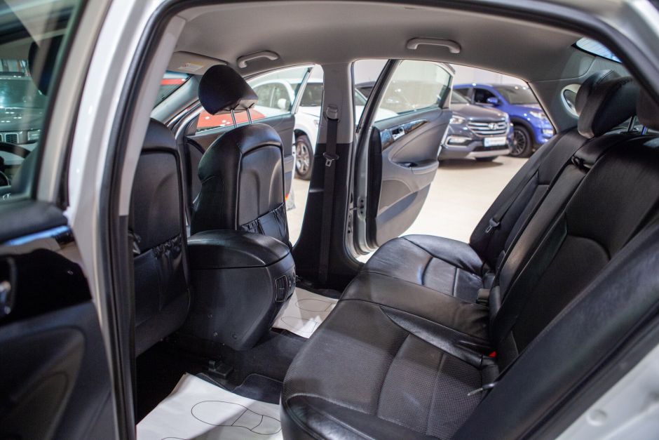 Hyundai Sonata, 2.0 л, АТ, 2011 фото 8