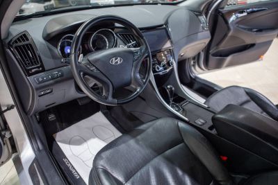 Hyundai Sonata, 2.0 л, АКПП, 2011 фото 10