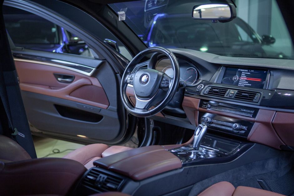 BMW 5 серия, 2.0 л, АТ, 2016 фото 9