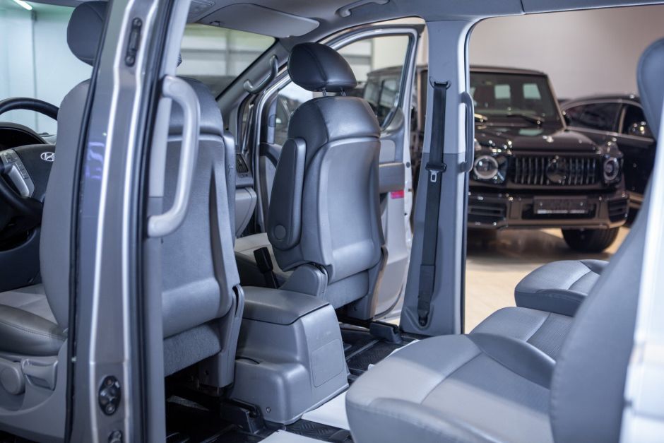 Hyundai Grand Starex, 2.5 л, АТ, 2011 фото 9