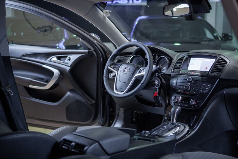 Opel Insignia, 2.0 л, АТ, 2012 фото 7