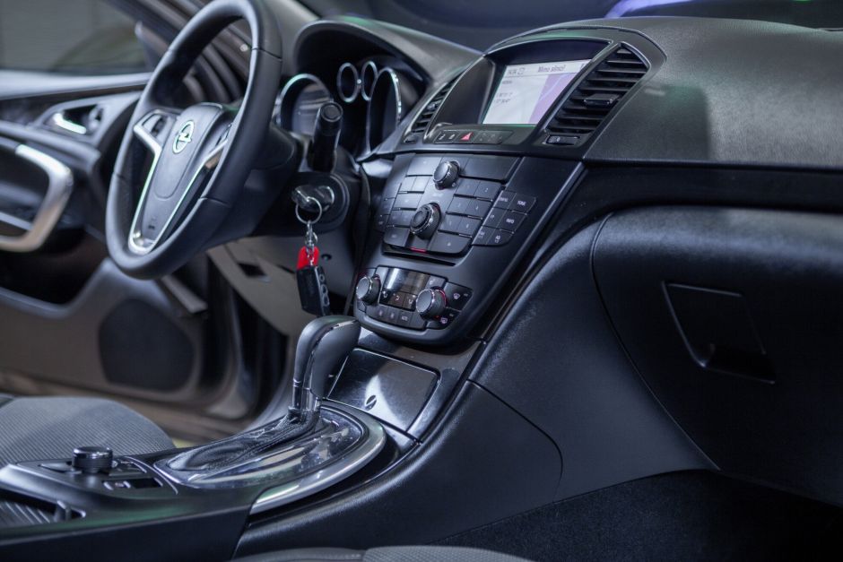 Opel Insignia, 2.0 л, АТ, 2012 фото 1