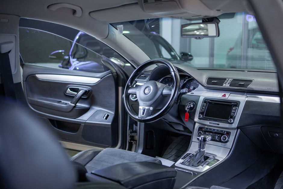 Volkswagen Passat CC, 1.8 л, Робот, 2010 фото 7