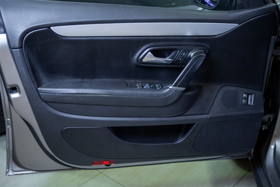 Volkswagen Passat CC, 1.8 л, Робот, 2010 фото 9