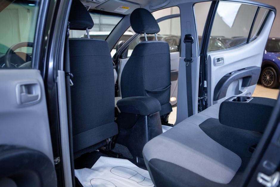 Mitsubishi L200, 2.4 л, МТ, 2010 фото 8