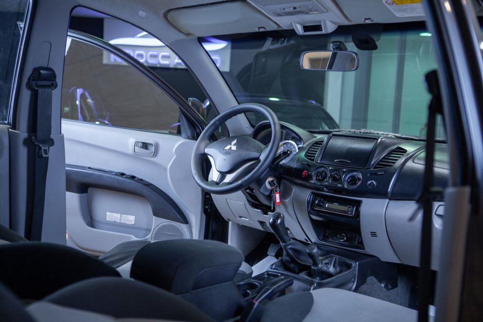 Mitsubishi L200, 2.4 л, МТ, 2010 фото 9