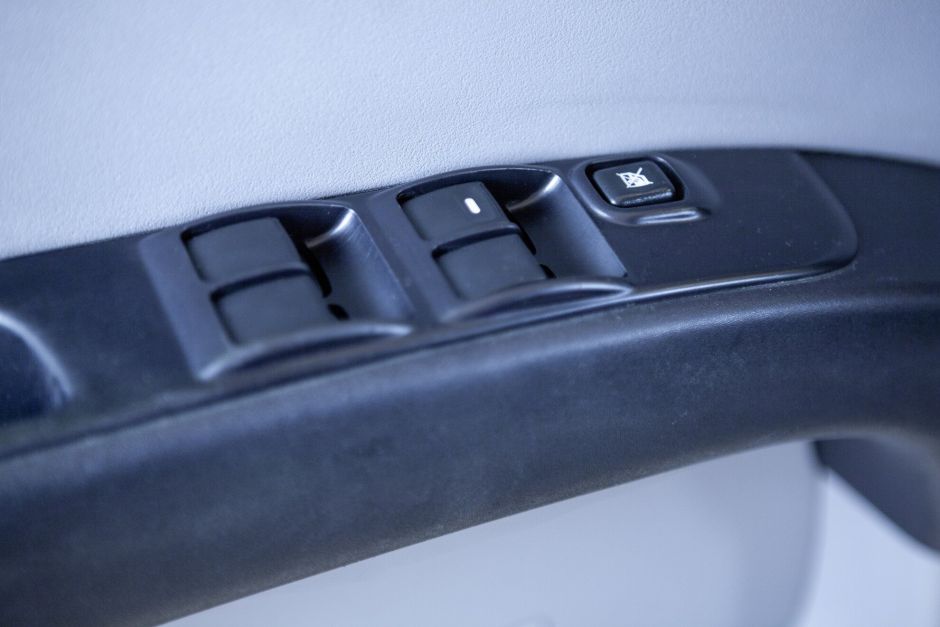 Mitsubishi L200, 2.4 л, МТ, 2010 фото 11