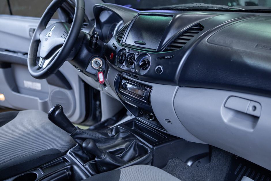 Mitsubishi L200, 2.4 л, МТ, 2010 фото 2