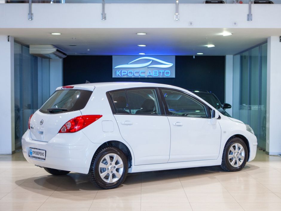 Nissan Tiida, 1.6 л, АТ, 2011 фото 4
