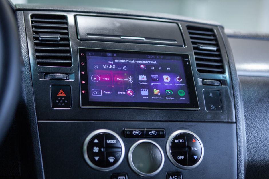 Nissan Tiida, 1.6 л, АТ, 2011 фото 2