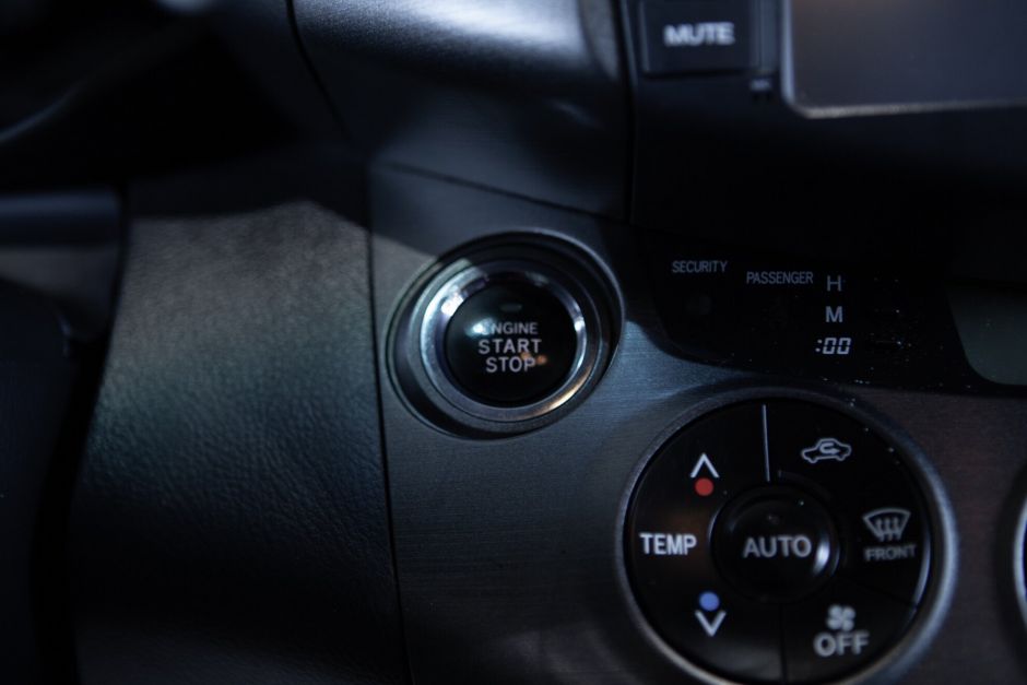 Toyota RAV4, Вариатор, 2010 фото 11