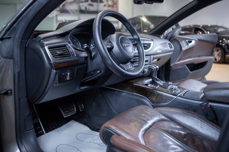 Audi A7, Робот, 2011 фото 9