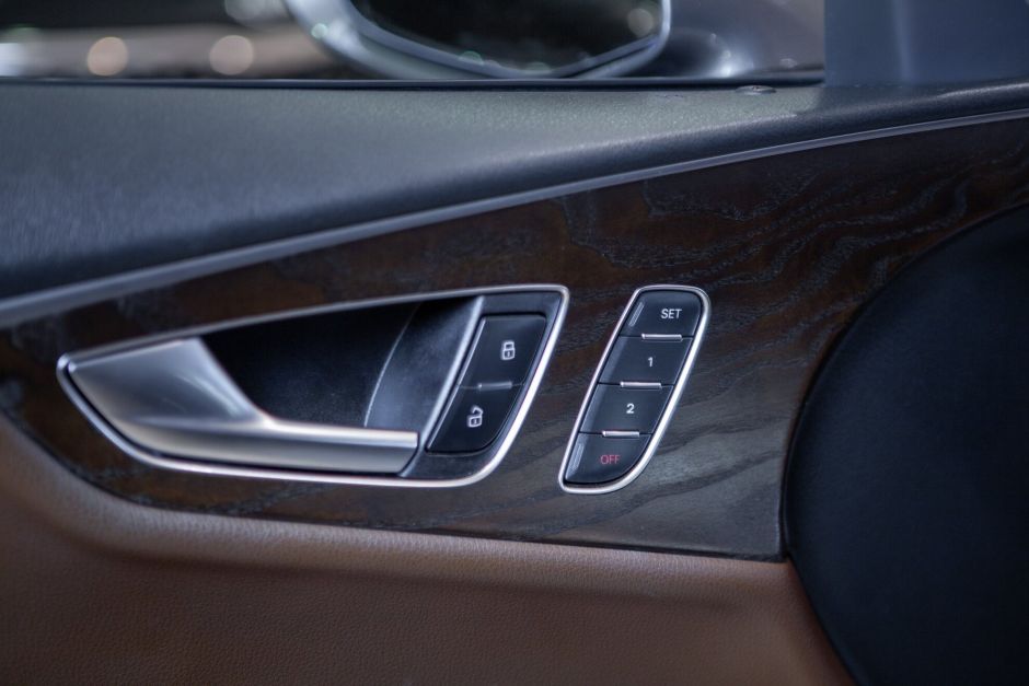 Audi A7, Робот, 2011 фото 13