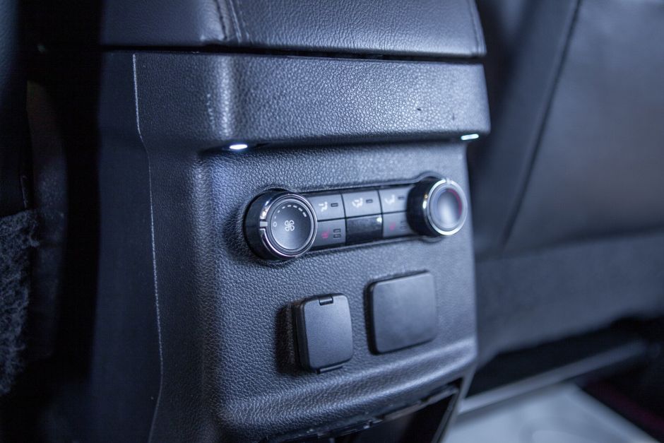 Ford Explorer, АТ, 2015 фото 10