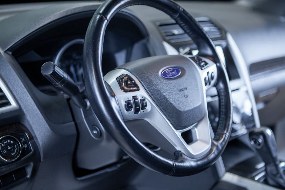 Ford Explorer, АТ, 2015 фото 14