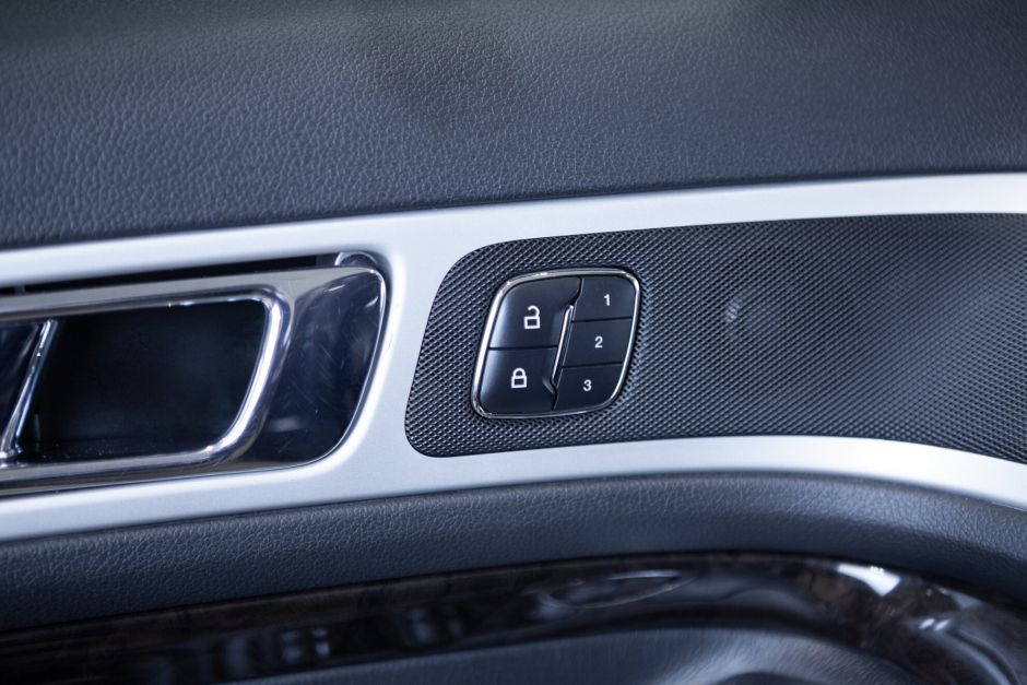 Ford Explorer, АТ, 2015 фото 19