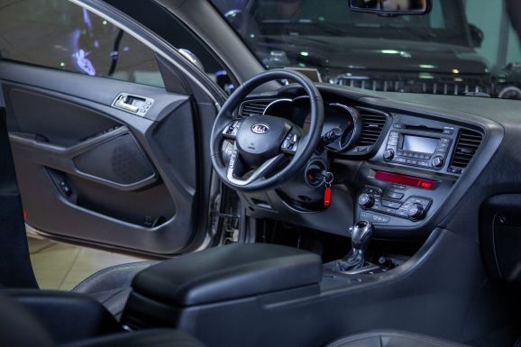 Kia Optima, АТ, 2012 фото 9