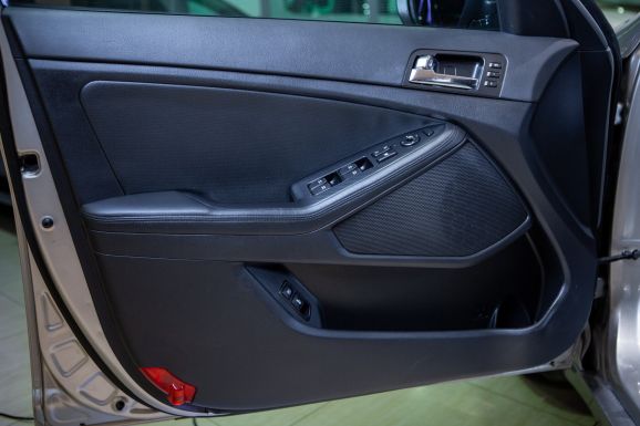 Kia Optima, АТ, 2012 фото 10