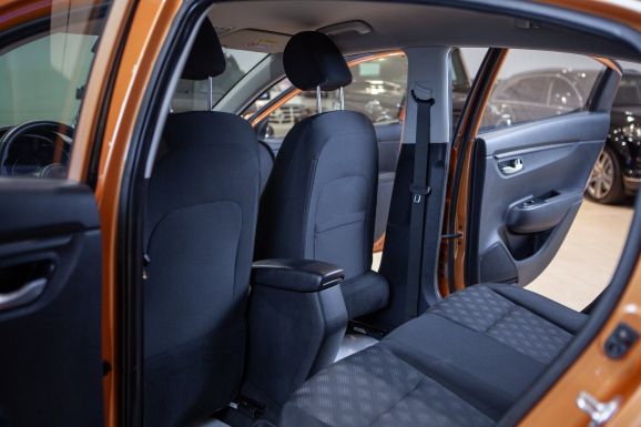 Kia Rio, АТ, 2017 фото 8