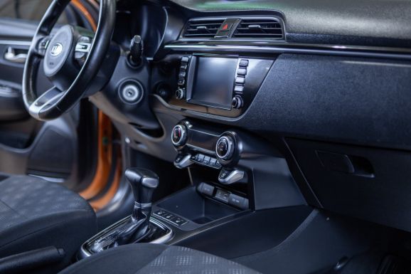 Kia Rio, АТ, 2017 фото 2