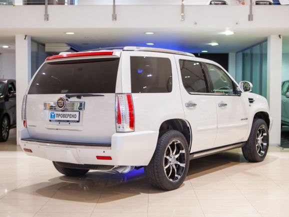 Cadillac Escalade, АТ, 2011 фото 4