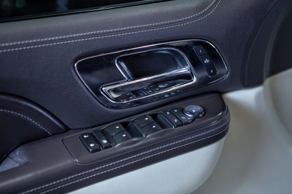 Cadillac Escalade, АТ, 2011 фото 12