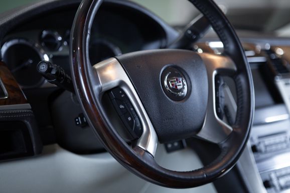 Cadillac Escalade, АТ, 2011 фото 14