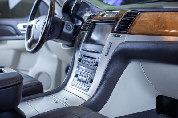 Cadillac Escalade, АТ, 2011 фото 15