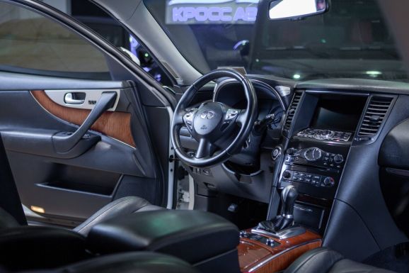Infiniti FX37, АТ, 2013 фото 9