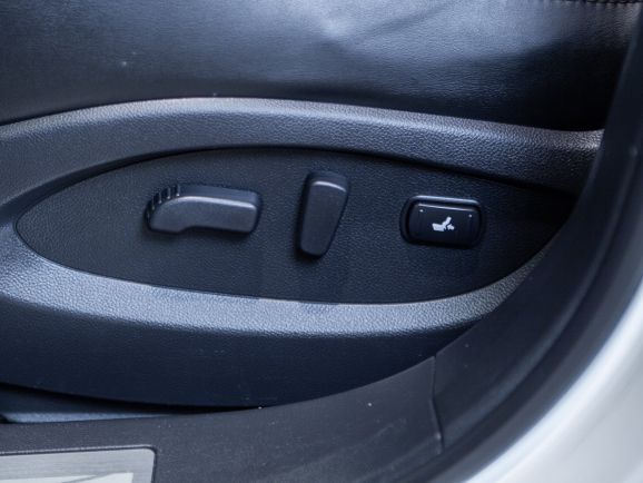 Infiniti FX37, АТ, 2013 фото 13