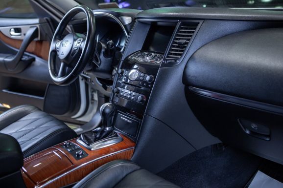 Infiniti FX37, АТ, 2013 фото 16