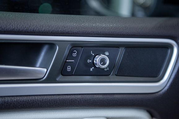 Volkswagen Touareg, АТ, 2012 фото 12