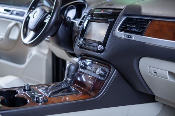 Volkswagen Touareg, АТ, 2012 фото 1