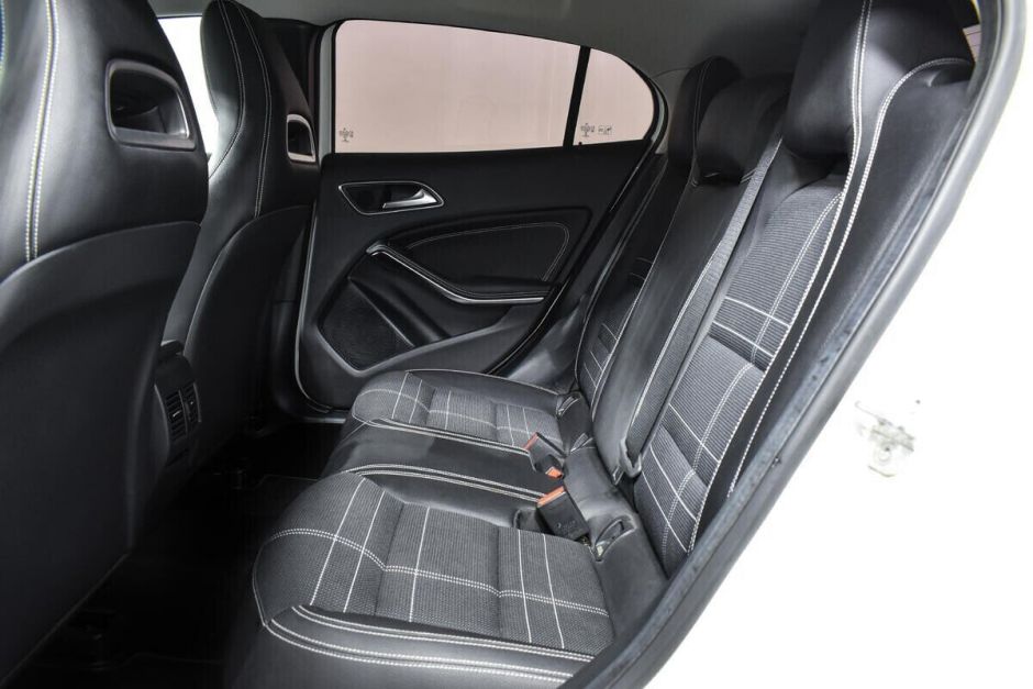 Mercedes-Benz GLA, 1.6 л, Робот, 2015 фото 1