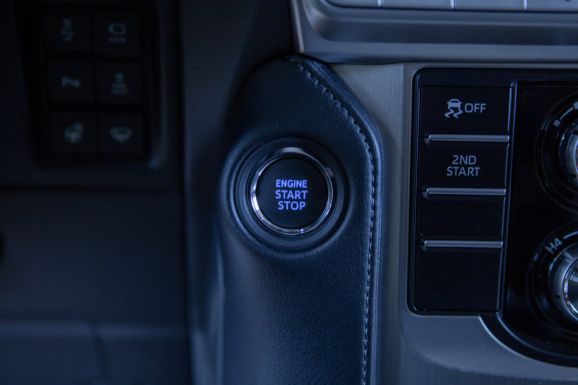 Toyota Land Cruiser Prado, АТ, 2023 фото 15