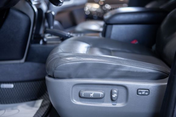 Toyota Land Cruiser, АТ, 2010 фото 2