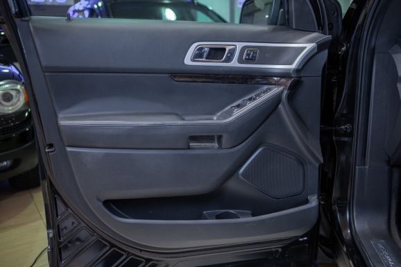 Ford Explorer, АТ, 2012 фото 12