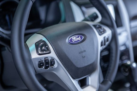 Ford Explorer, АТ, 2012 фото 17