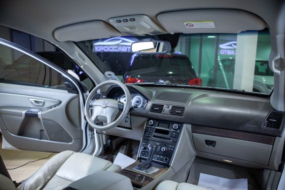 Volvo XC90, АТ, 2011 фото 7