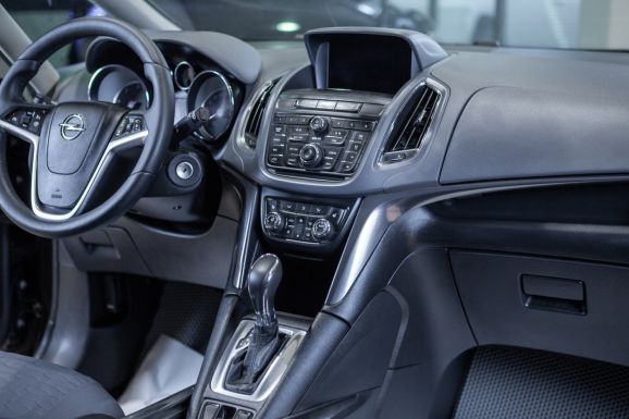 Opel Zafira, АТ, 2013 фото 13