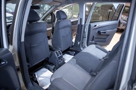 Opel Zafira, МТ, 2011 фото 8