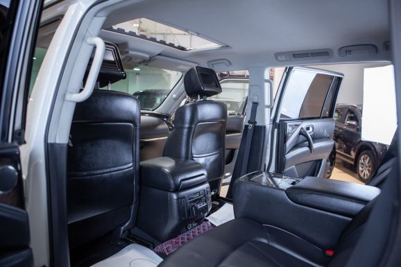 Infiniti QX80, АТ, 2014 фото 9