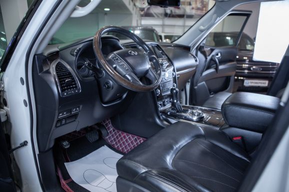 Infiniti QX80, АТ, 2014 фото 13