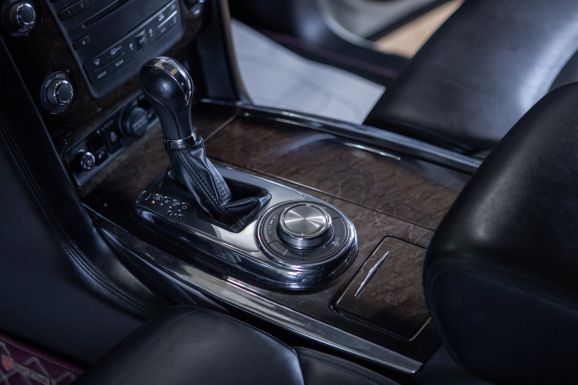 Infiniti QX80, АТ, 2014 фото 18