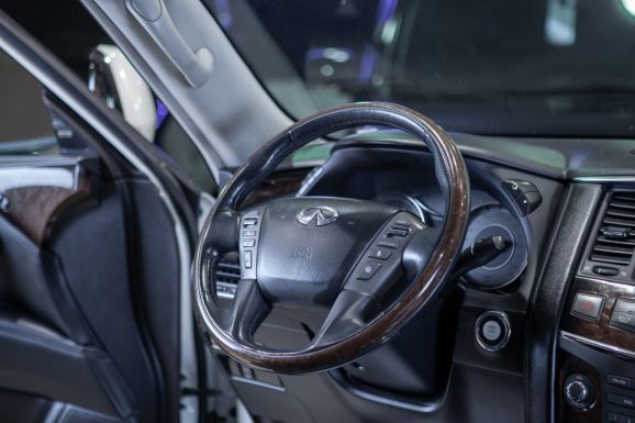 Infiniti QX80, АТ, 2014 фото 19
